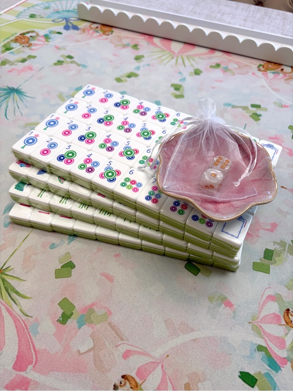 Spring Green 🌱 Mahjong Tiles with Coordinating Dice Dish 🌸 & Pearly Dice 🀄️